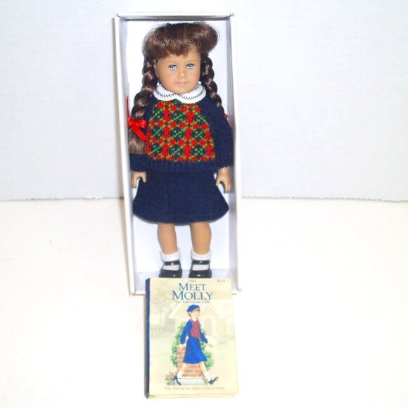 New American Girl 6" Mini Molly Doll and Book - Picture 1 of 2
